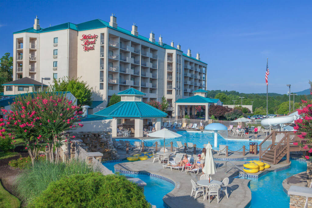 music road hotel outdoor waterpark pigeon forge