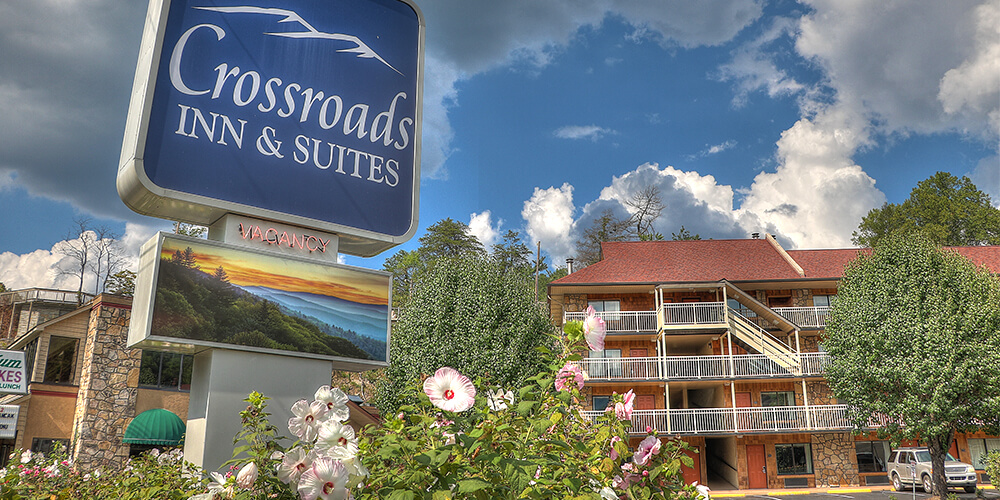 crossroads inn suites gatlinburg tennessee hotel