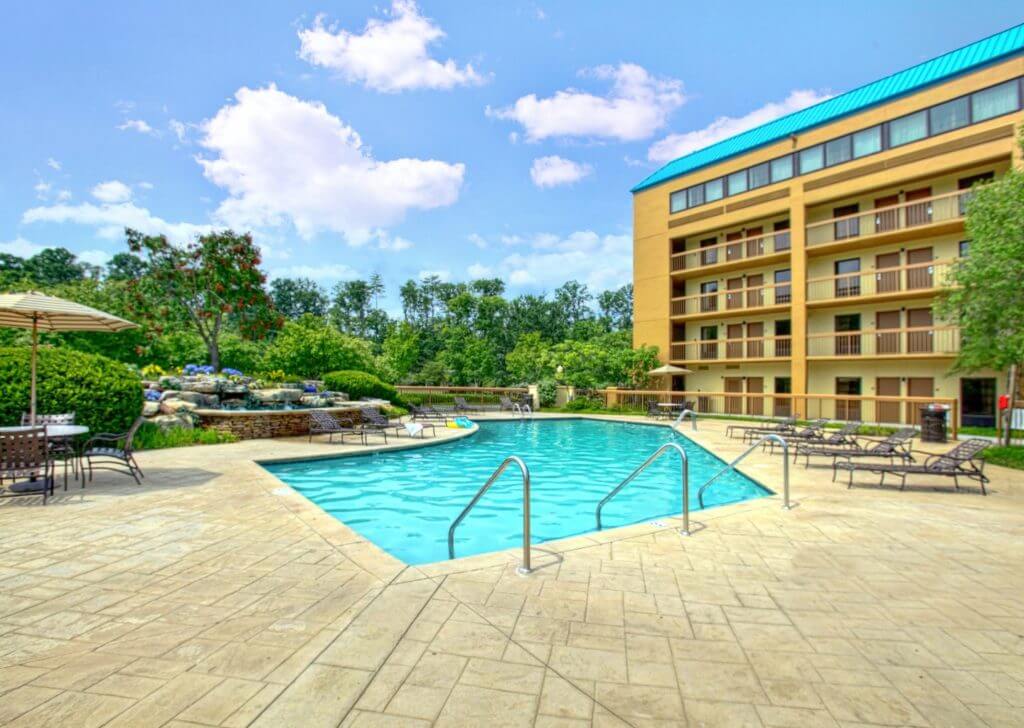 shular inn pigeon forge outdoor pool hotel
