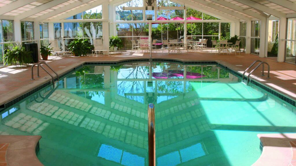 laquinta-inn-suites-pigeon-forge-indoor-pool